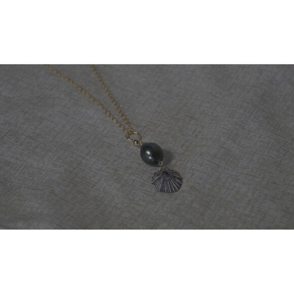 Opihi Shell Tahitian Pearl Necklace - Picture 4 of 6